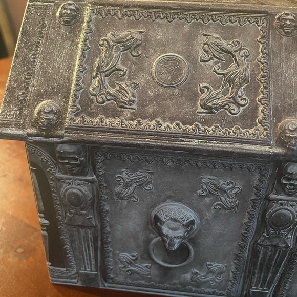 Nosferatu Popcorn Casket Coffin NWT Goth Dark Academia Vampire Dracula Victorian - Picture 5 of 11